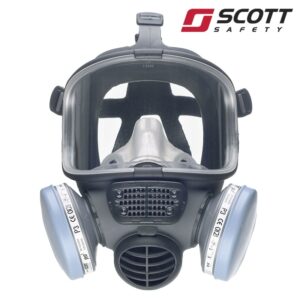 Zaščitna maska scott promask2 je kakovostna in na udarce odporna začitna maska z govorno membrano in regulacijo pretočnosti zraka. Mehko obrazno tesnilo zagotavlja najvišjo zaščito in odlično prileganje. Menjava filtrov in čiščenje sta hitra in enostavna.
